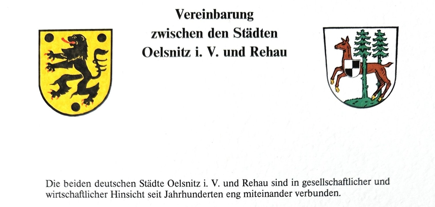 Das Bild zeigt die Vereinbarung zwischen den Städten Oelsnitz und Rehau