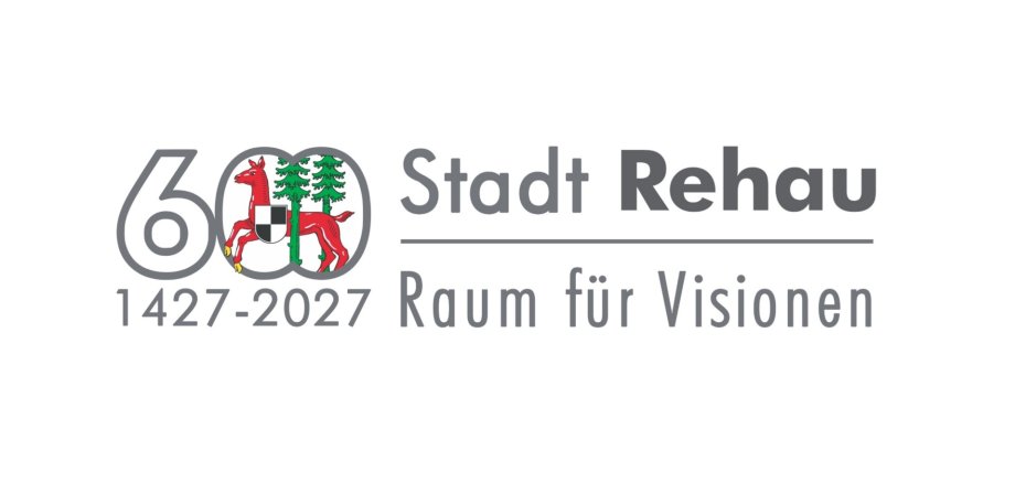 Auf dem Bild ist das Logo der Stadt Rehau zur 600-Jahr Feier 2027 zu sehen.