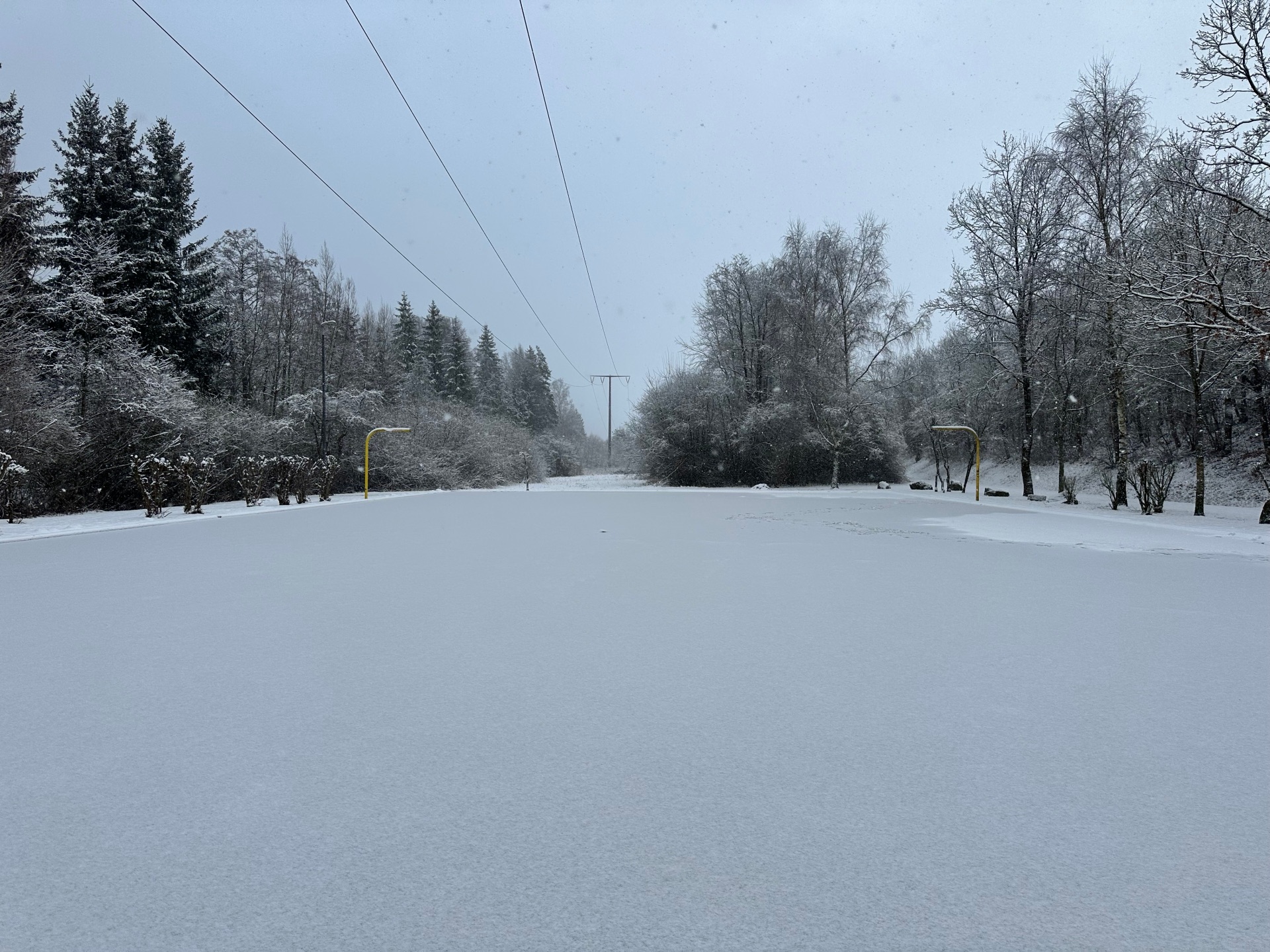 Das Bild zeigt die Eisbahn am Mehrzweckplatz