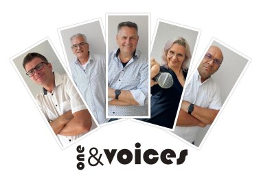 Das Promo-Foto zeigt die einzelnen Musiker von One&Voices.