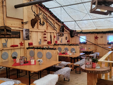 Das Bild zeigt das Innere der REH-Alm