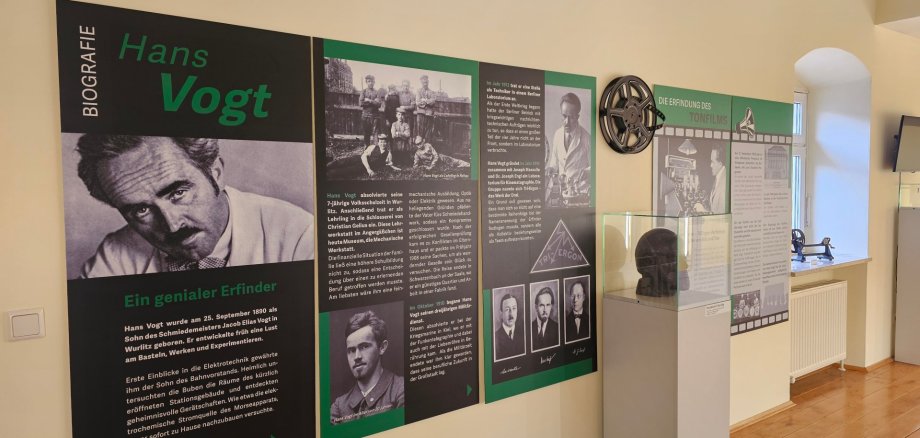 Auf dem Bild ist der Hans-Vogt-Bereich im Museum im Alten Rathaus zu sehen.