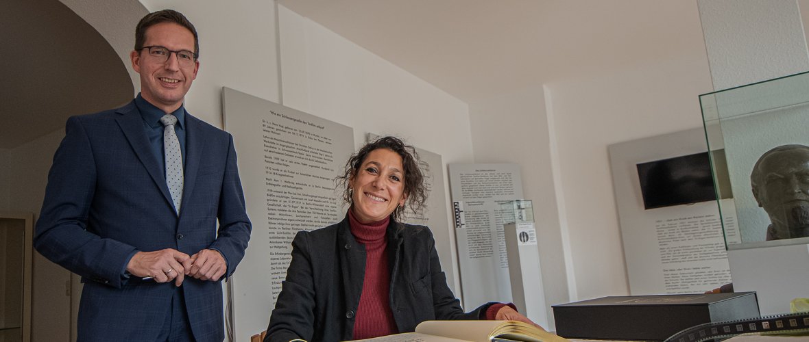 Das Bild zeigt die Hans-Vogt-Filmpreisträgerin Atef von 2020.