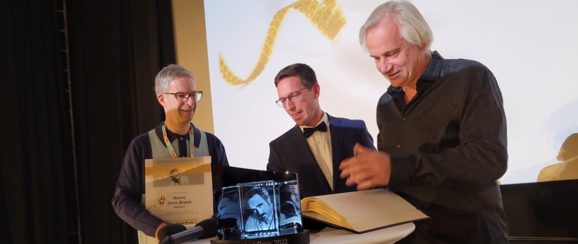 Das Bild zeigt den Hans-Vogt-Filmpreisträger Kraus von 2022.