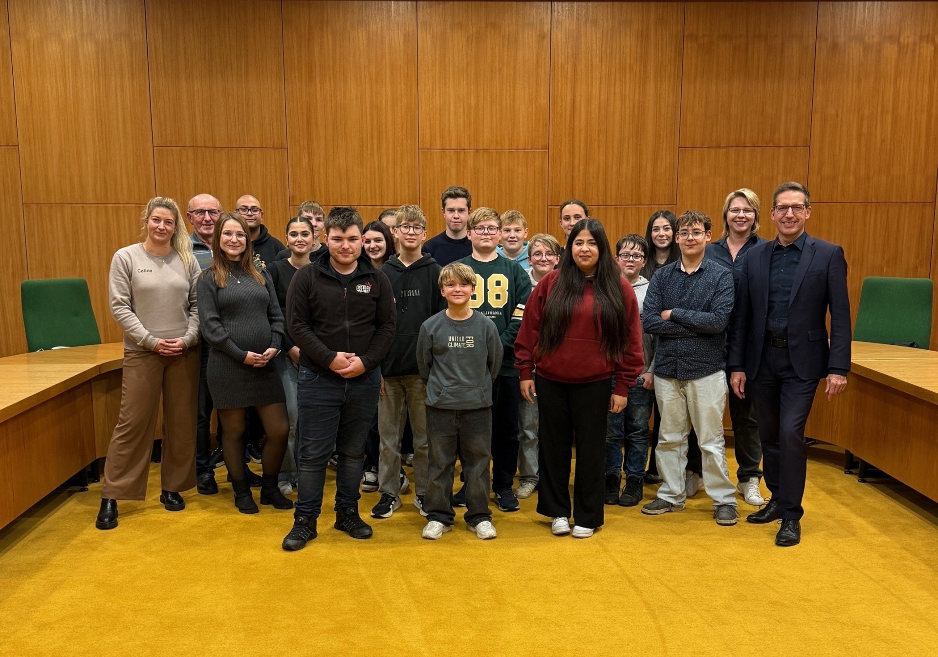 Das Bild zeigt den Jugendstadtrat in seiner Zusammensetzung in der Periode 2025/2026.