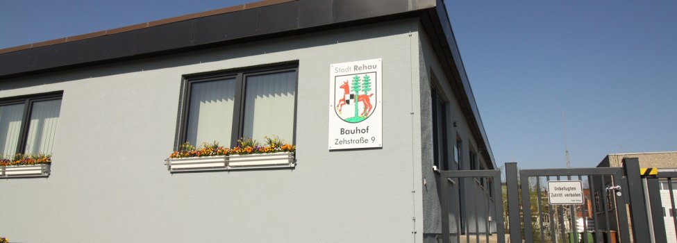 Das Bild zeigt den Stadtbauhof Rehau von außen.