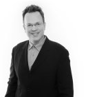 Das Bild zeigt Alexander Schädlich Nogueira.