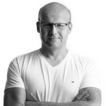 Das Bild zeigt Hausmeister Wolfgang Wunderlich.