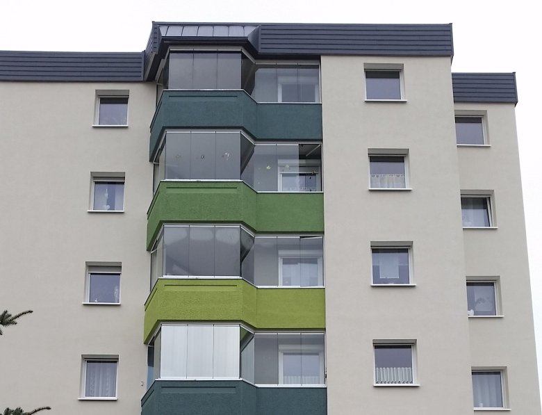 Das Foto zeigt das Mehrfamilienhaus "Potrasweg 11a" von außen.