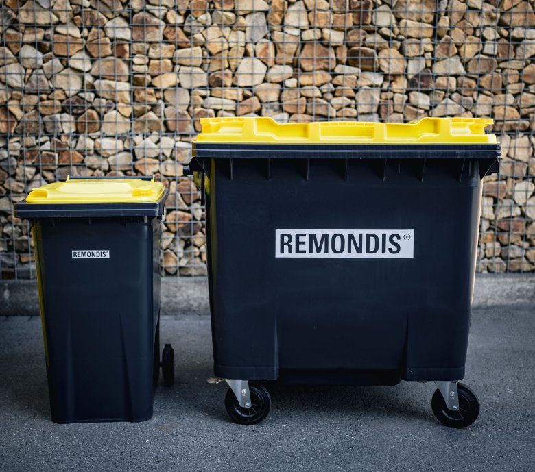 Das Bild zeigt die "Gelbe Tonne" von REMONDIS in zwei unterschiedlichen Größen.