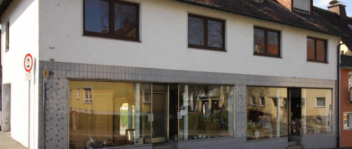 Das Bild zeigt die Außenansicht des Anwesens Schützenstraße 22.