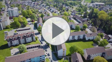 Das Bild zeigt den Startbildschirm eines Filmes von Rehau.